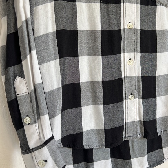 Levi’s black and white plaid long-sleeve flannel, size Large - Picture 4 of 6